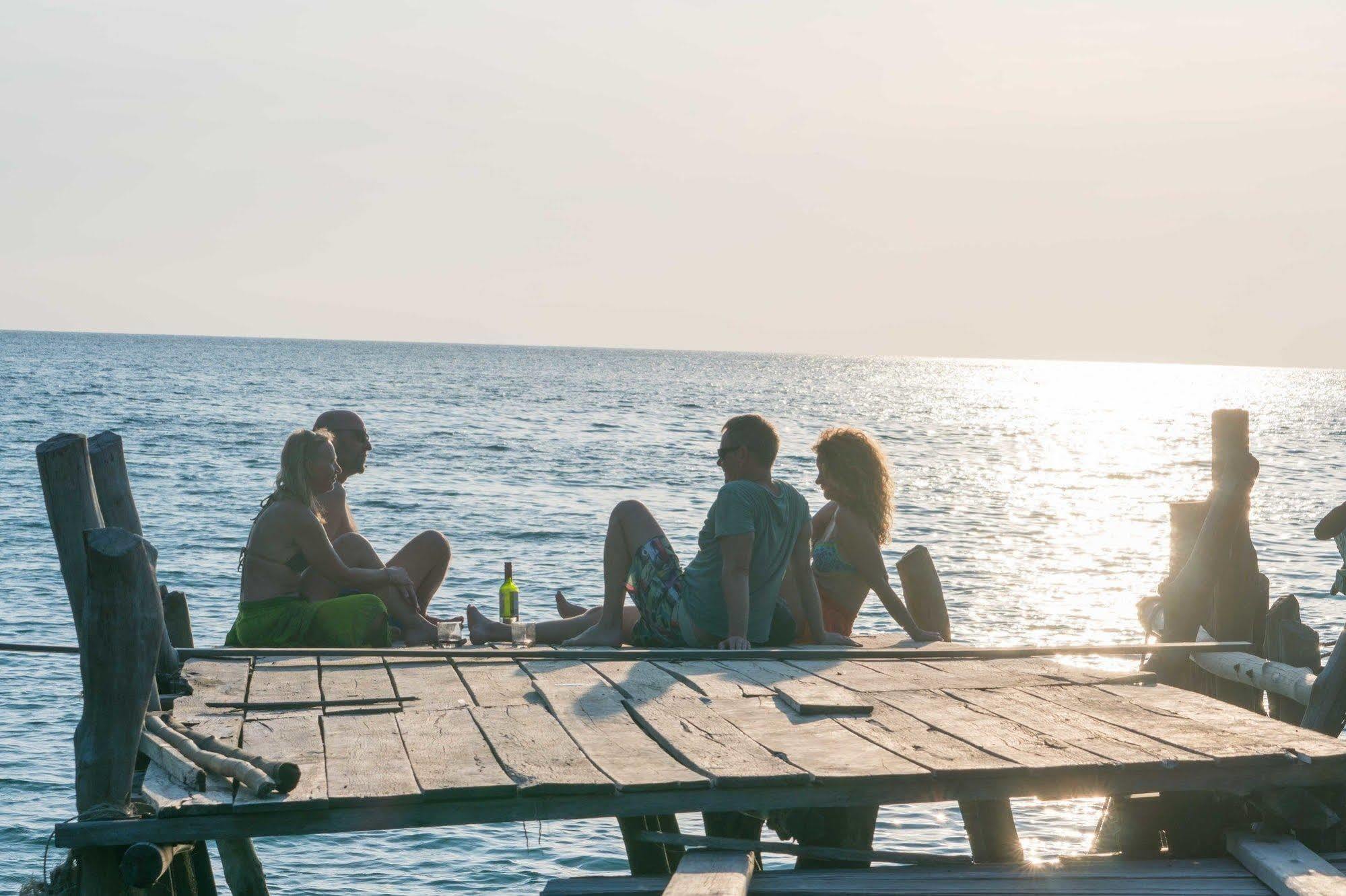 Royalretreat Resort Koh Rong Sanloem Bagian luar foto